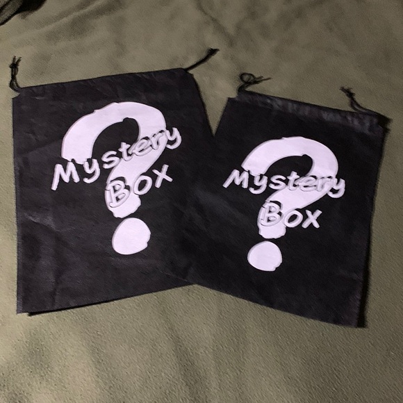 2 Mystery Box bags. 2 sizes. L approx 11 1/2 x 16. S approx 9 1/2 x 13 1/2 - Picture 1 of 9